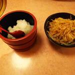 焼肉南大門 - 大根おろし（税込１１０円）もやしナムル（税込１７０円）