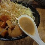 煮干し中華そば 一剣 - 味噌のスープです