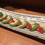 コトブキヤ酒店 厨 - アボガドトマト