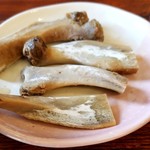 芭蕉庵 - ソーキの骨。お肉からスポンッと抜けます！