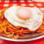 スパゲッティーのパンチョ - ナポリタン小300g(720円), 目玉焼き(80円)