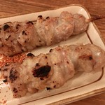 立ち呑み呑べえ - 「焼きとり（2本）」350円也。