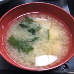 魚たつ - カキフライ定食の味噌汁