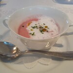 レ・スリジェ - 赤かぶのロゼ色スープ(優しい甘味です)