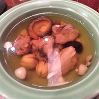 仁修樓 - スッポン、鶏、豚の薬膳スープ