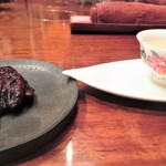 仁修樓 - ジャスミン茶とピーカンナッツ