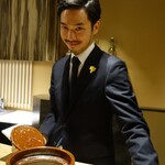 薫 HIROO - 保木本マネージャー