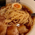 楽観 - 麺は中細麺。