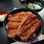 しまごん - ジャンボ丼(肝吸い・漬物・わさび・果物付き)