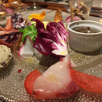 キャトルラパン 北梅田 - 前菜盛り合わせ、コレでつかみはOKですねー