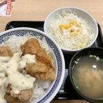 Yoshinoya - 私の「タルタル南蛮唐揚げ丼」と「サラダ・味噌汁セット」♫