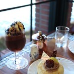 珈琲館 - ケーキセット(アイスルシアンコーヒー,クレープ・ド・マロン)¥1010