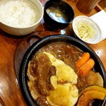 炭焼きハンバーグ 牛吉 - チーズハンバーグ 1030円