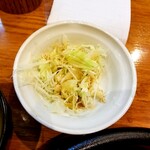 炭焼きハンバーグ 牛吉 - サラダ