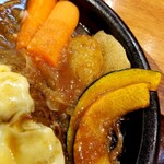 炭焼きハンバーグ 牛吉 - 付け合わせの野菜たち