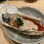 鮨 由う - 北海道仙鳳趾産 生牡蠣 ぽん酢で