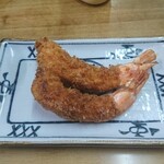 伊勢屋酒店 - 海老フライ(o^-')b !