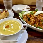 Ganesha - チキンビリヤニ、豆スープ