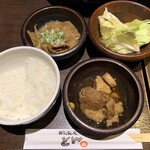 元気家元　とん - ご飯、もつ煮、角煮、塩だれキャベツ