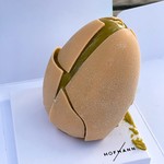 Pastisseria Hofmann  - ピスタチオ 7€ 3.5 (実際は割れていない、美味しいが高い)