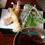 梅乃里 - 天ぷら皿１人前・・・９００円