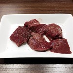 炭火焼肉ふじた - 塩レバー650円。
