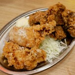 立呑み晩杯屋 - ザンギとレバホルモンの盛り合わせ☆