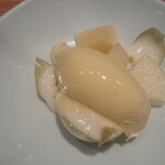 奈良屋町 青 - 割ったらブルーチーズアイスクリーム