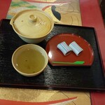 糸切餅 元祖莚寿堂本舗  - 煎茶セット