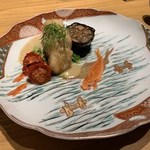 KOTARO Hasegawa DOWNTOWN CUISINE - お魚は和歌山県産久絵のムニエル　京都の千両茄子のエチュベとトマトコンフィ