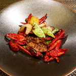 東京チャイニーズ 一凛 - 牛肉と玉ねぎとパプリカの唐辛子炒め