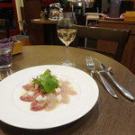 Bistro Variete - 鮮魚のカルパッチョ（ハーフ）と白ワイン
