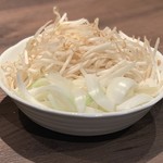 Additional vegetables Onion & bean sprouts ¥280 (tax excluded) ¥308 (tax included)
