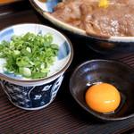 ふる里うどん  - ぶっかけ出汁と卵黄