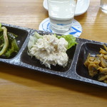 四ツ木製麺所 - トミ３点セット（イカと茎ワカメ和え・自家製鮪ツナ・あさりのしぐれ煮）