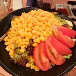 焼肉問屋 牛蔵 - 2019年11月　トマトコーンサラダ