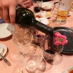 焼肉問屋 牛蔵 - 2019年11月　注いでいただいて〼