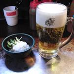 ミスターデンジャー 立花本店 - セットのサラダをビール