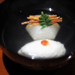 銀座 しのはら - お椀　帆立貝の真丈　蕪　バチコ