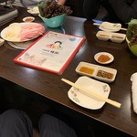 韓国料理 明洞 - テーブルセッティング