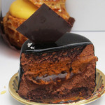 Patisserie Ravi,e relier - ショコラ・キャラメル・サレの断面。　'12 2月