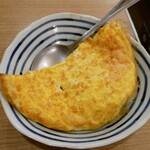 立呑み晩杯屋 - この日の納豆オムレツは形は綺麗なものの
            ちょっと焼き過ぎ感が否めない