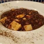 ゴールデンユニコーン - 自家製甜麵醬とブラックビーンズの麻婆豆腐
