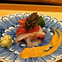 肉屋 田中 - お造り　　五島列島の[b:20日以上熟成のクエ と 1晩昆布締めにした 神戸牛のランプ、クエの肝醤油のソース、キャビアをのせて