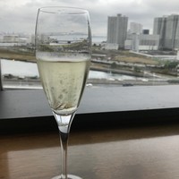 IL PINOLO SKY TERRACE 横浜 - スパークリングワインで乾杯