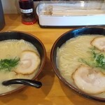 らぁめん心花 - ラーメン普通と大盛り