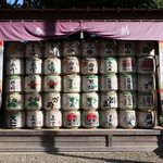 あっぷるはうす - 氷川神社境内（埼玉の地酒，三の鳥居近く，埼玉県酒造組合奉納）