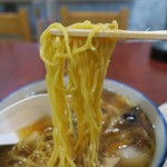 栄来 - 麺は極々普通なタイプ。