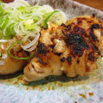 酒蔵 力 - 焼豚足ハーフ