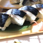 カントリーハウス 海辺里 - 分厚さがつたわりますかね？極上さばコース一人前のさばの棒寿司。